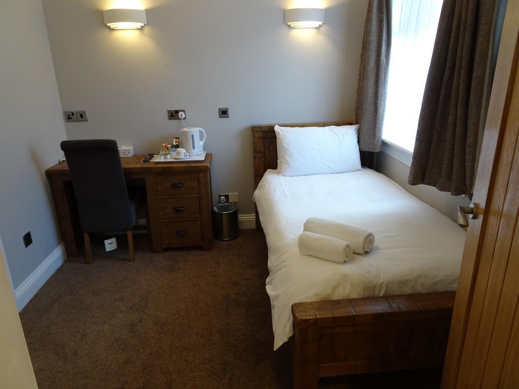 Fernbank Hotel Basingstoke Zewnętrze zdjęcie