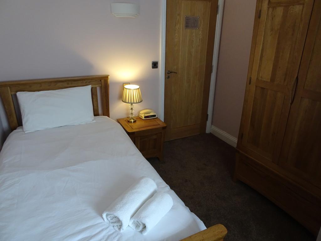 Fernbank Hotel Basingstoke Zewnętrze zdjęcie