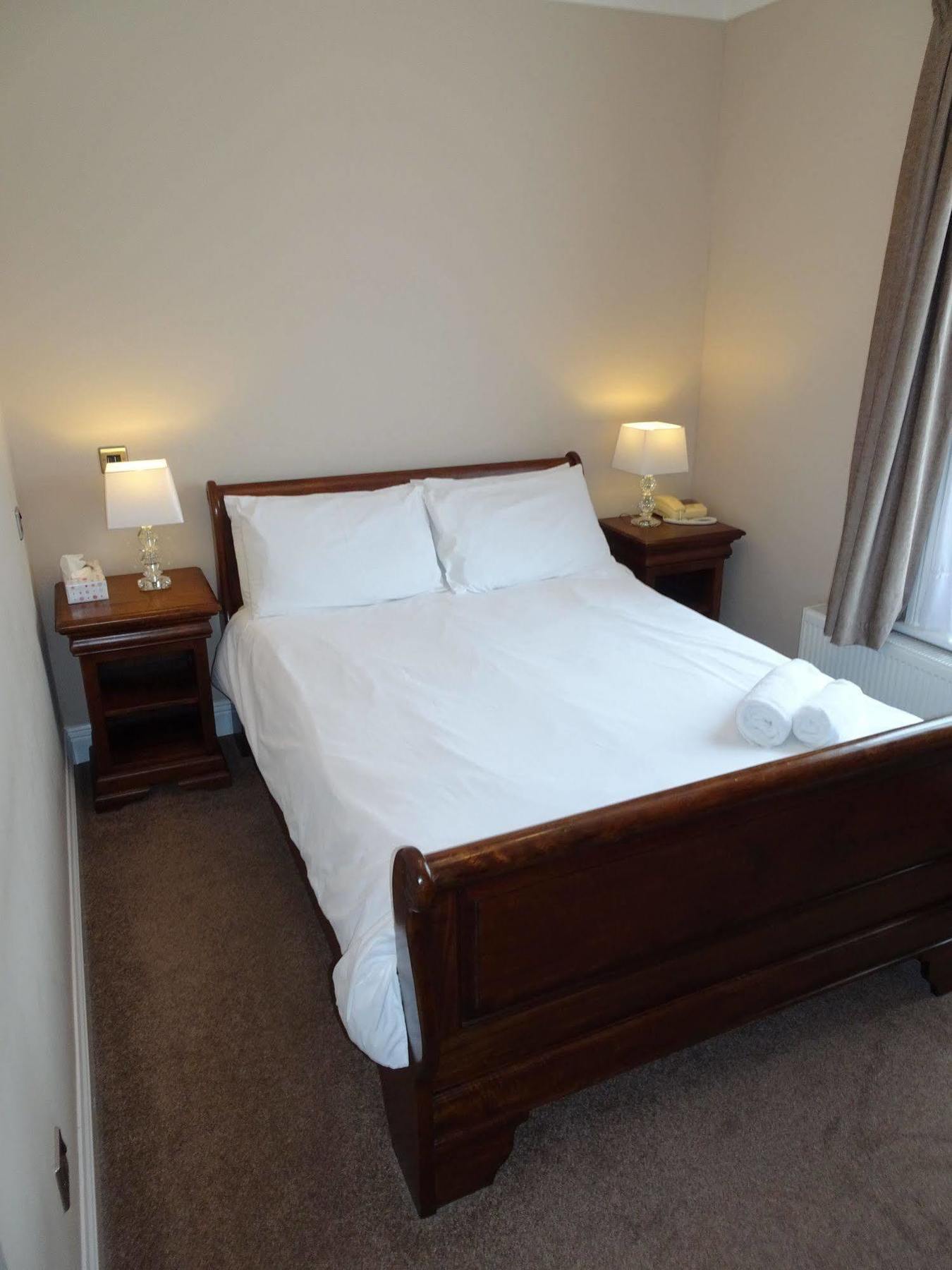 Fernbank Hotel Basingstoke Zewnętrze zdjęcie