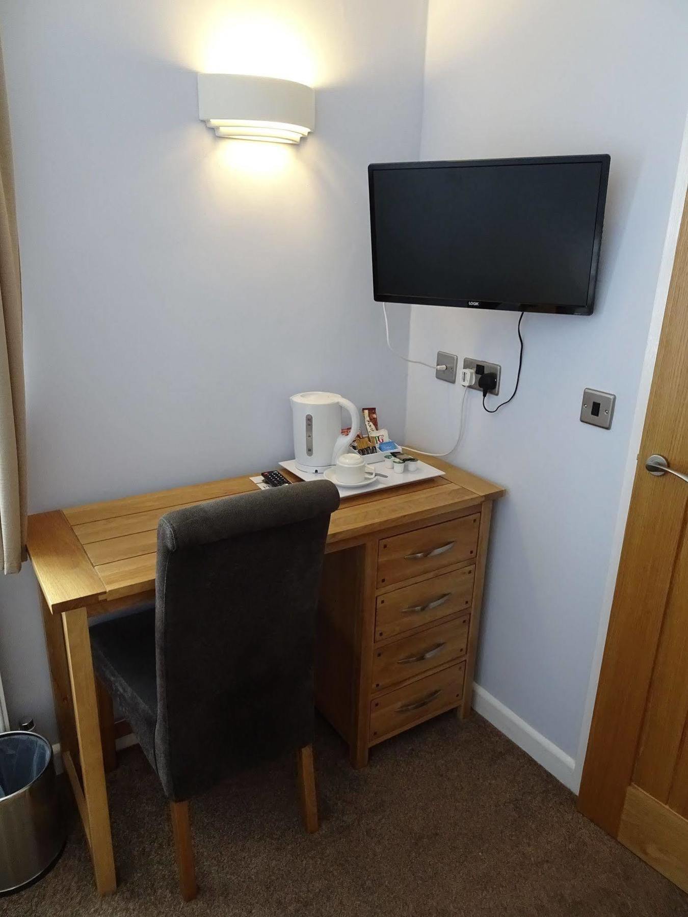 Fernbank Hotel Basingstoke Zewnętrze zdjęcie