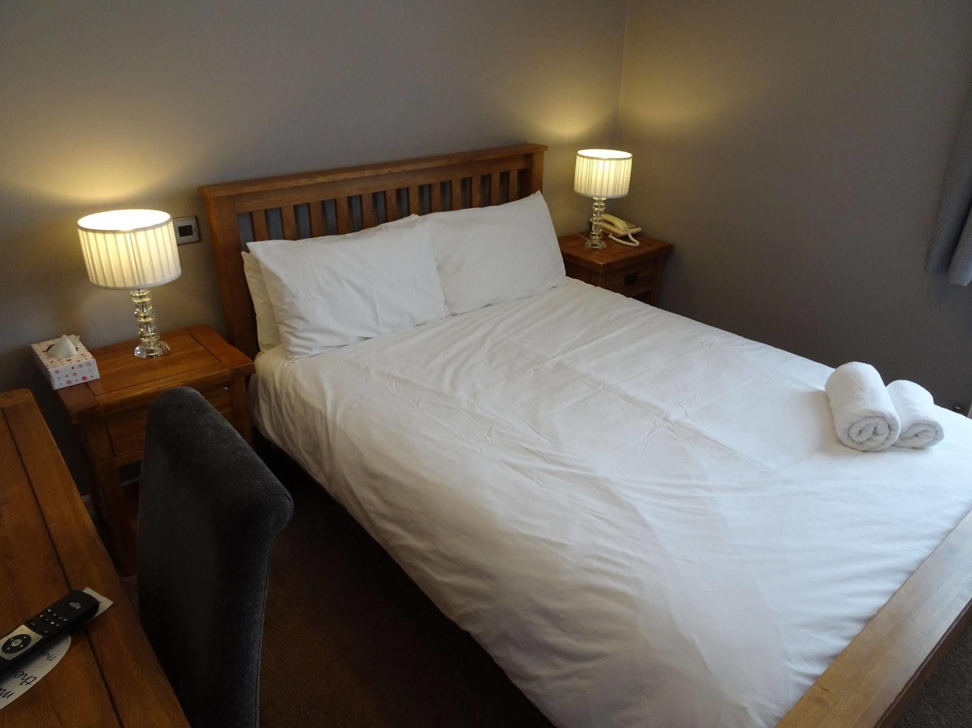 Fernbank Hotel Basingstoke Zewnętrze zdjęcie