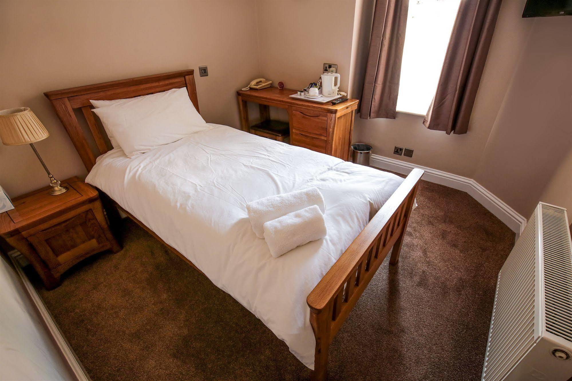 Fernbank Hotel Basingstoke Zewnętrze zdjęcie