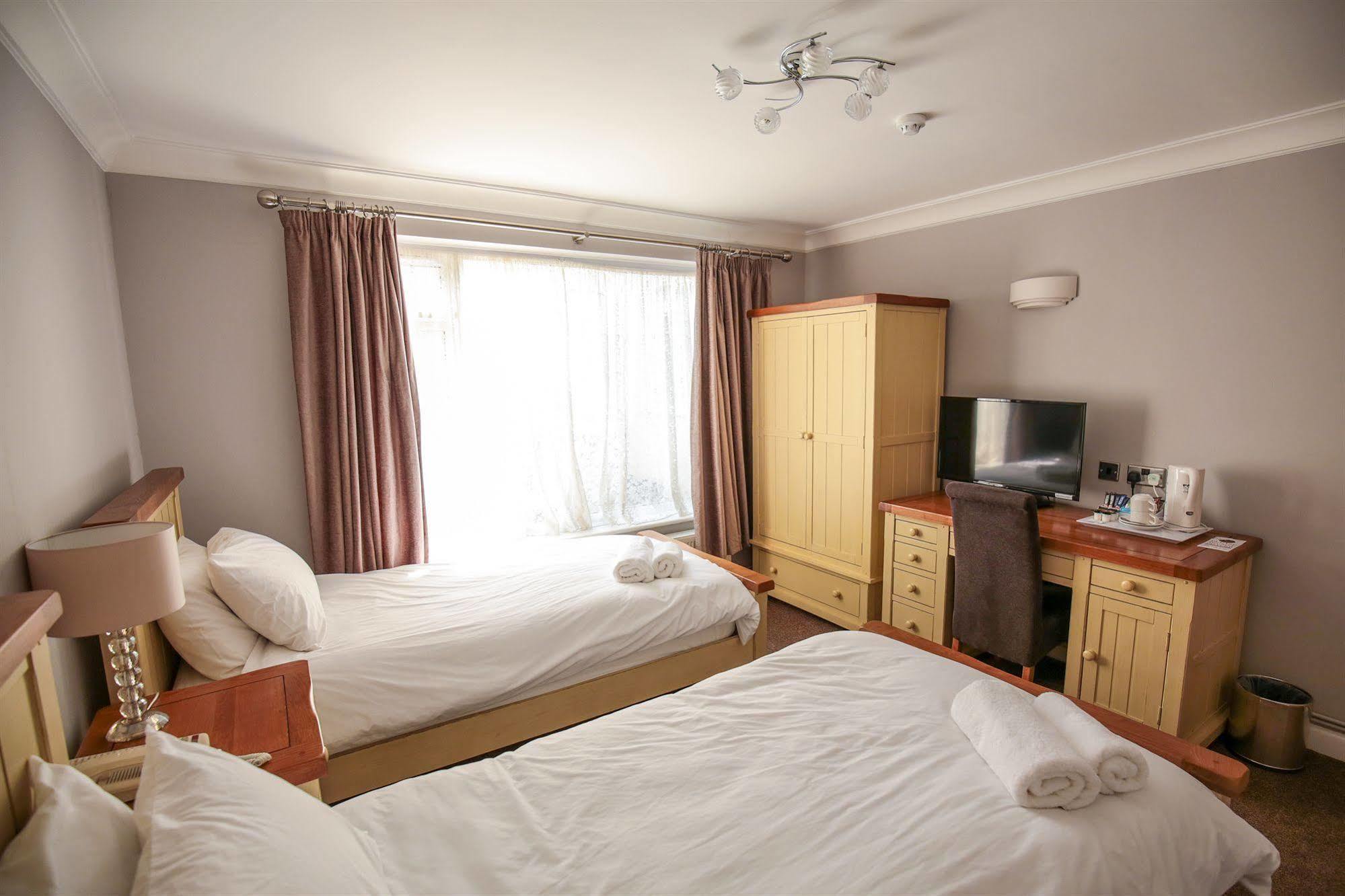 Fernbank Hotel Basingstoke Zewnętrze zdjęcie