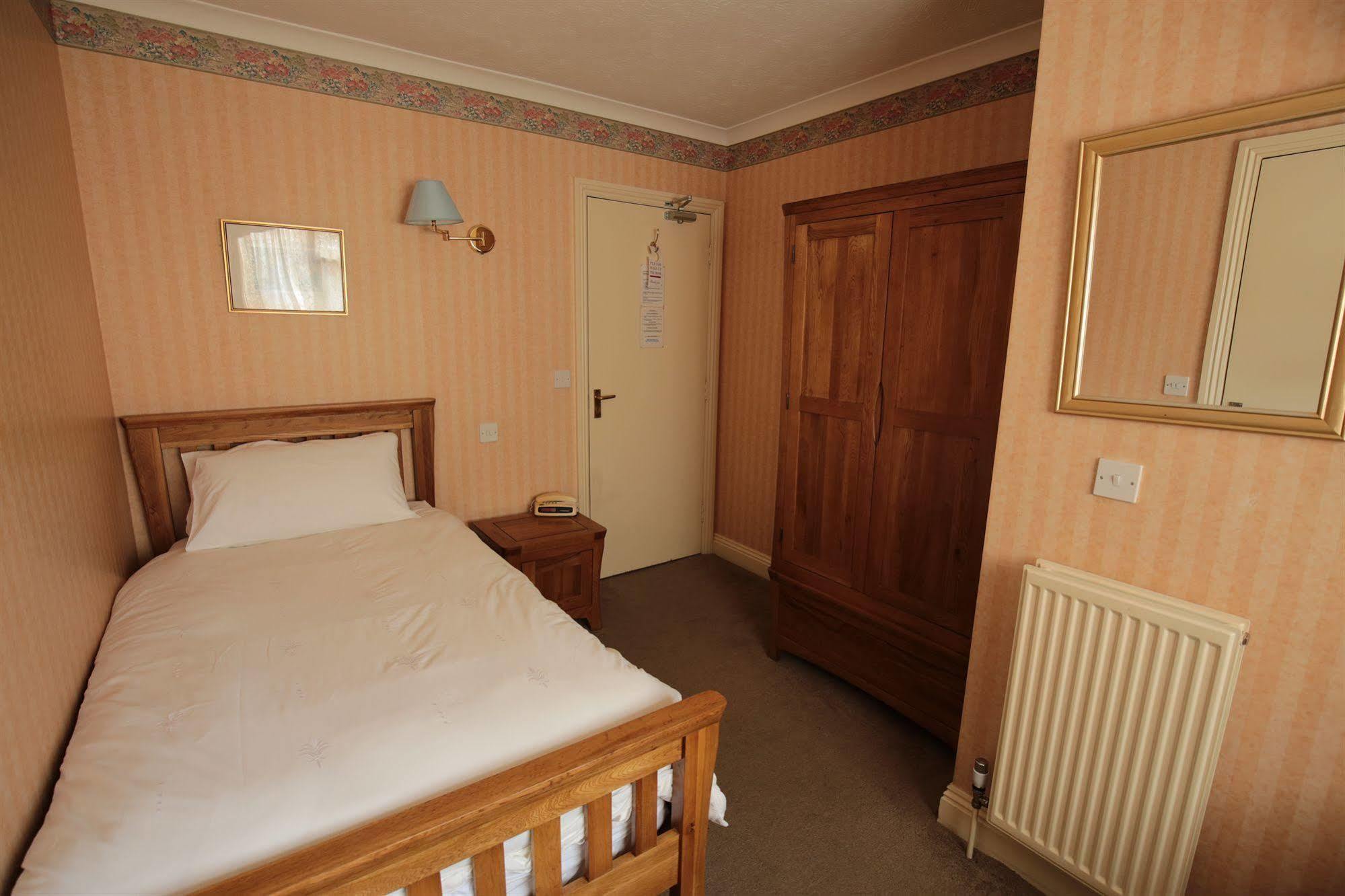 Fernbank Hotel Basingstoke Zewnętrze zdjęcie