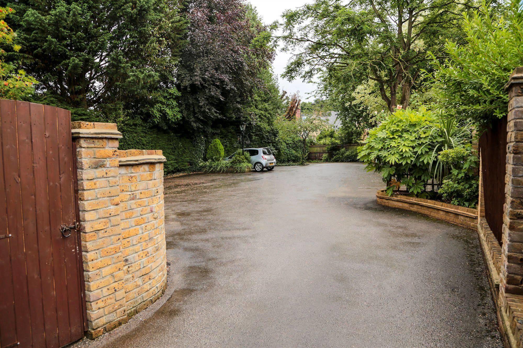Fernbank Hotel Basingstoke Zewnętrze zdjęcie