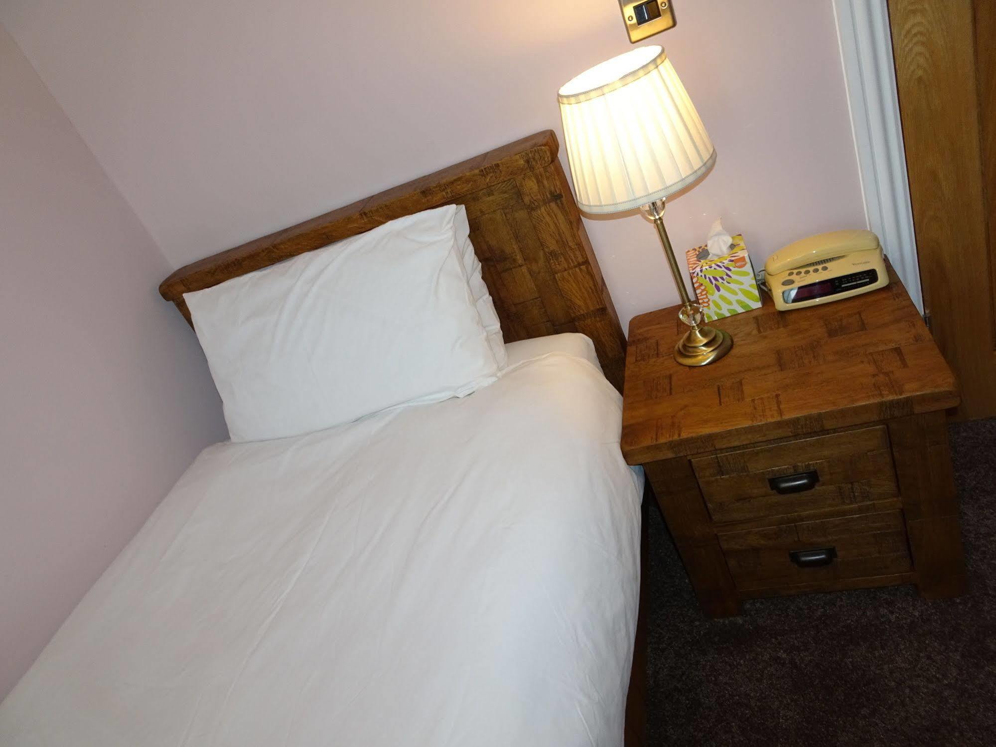 Fernbank Hotel Basingstoke Zewnętrze zdjęcie