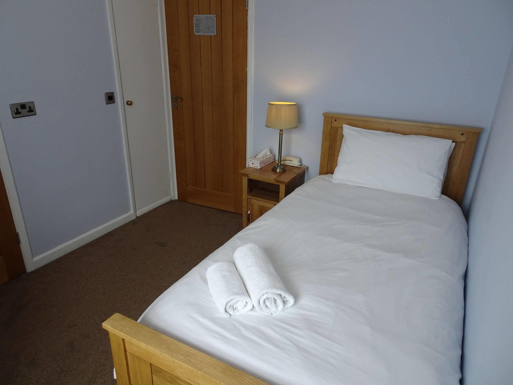Fernbank Hotel Basingstoke Zewnętrze zdjęcie
