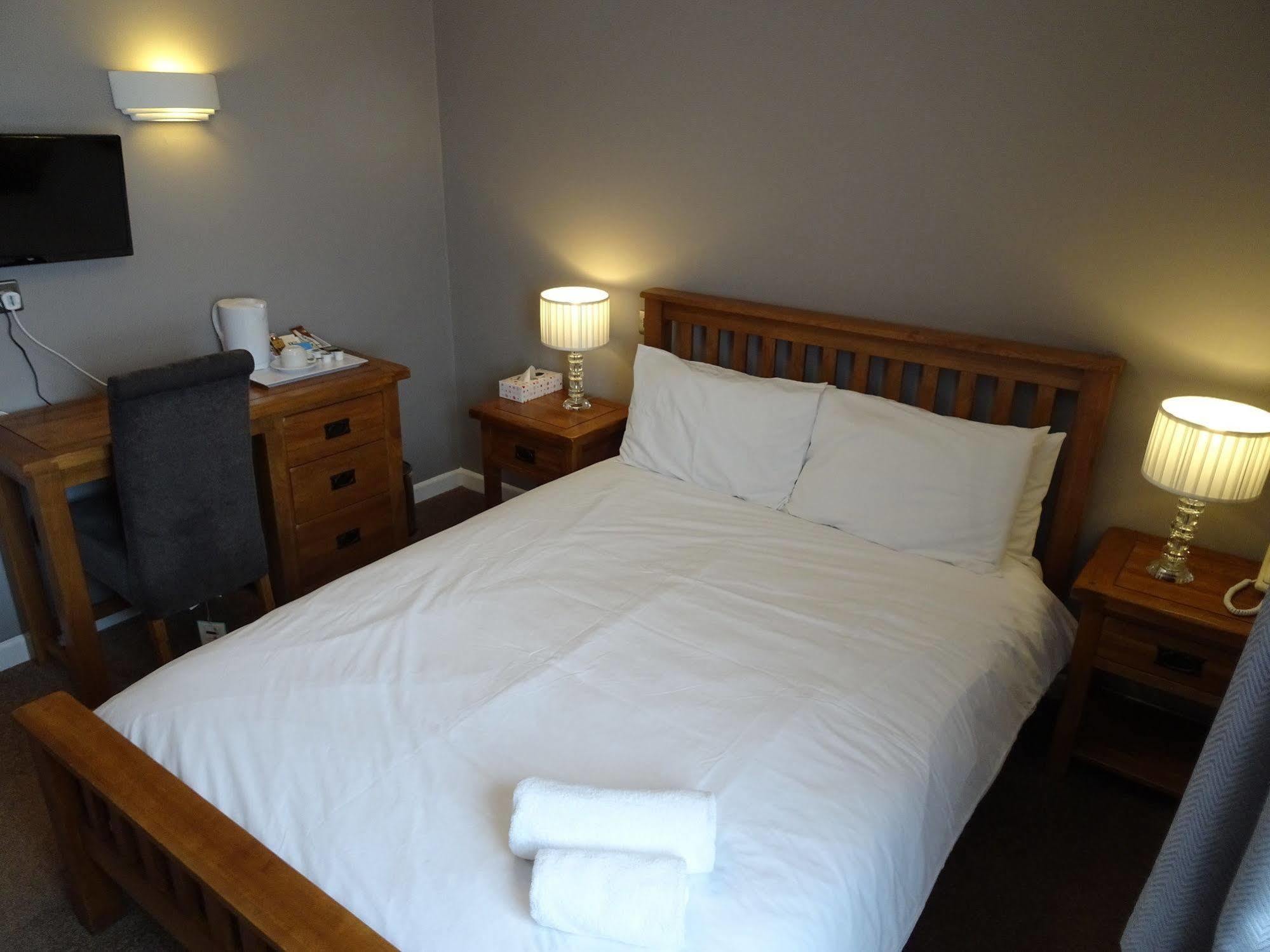 Fernbank Hotel Basingstoke Zewnętrze zdjęcie